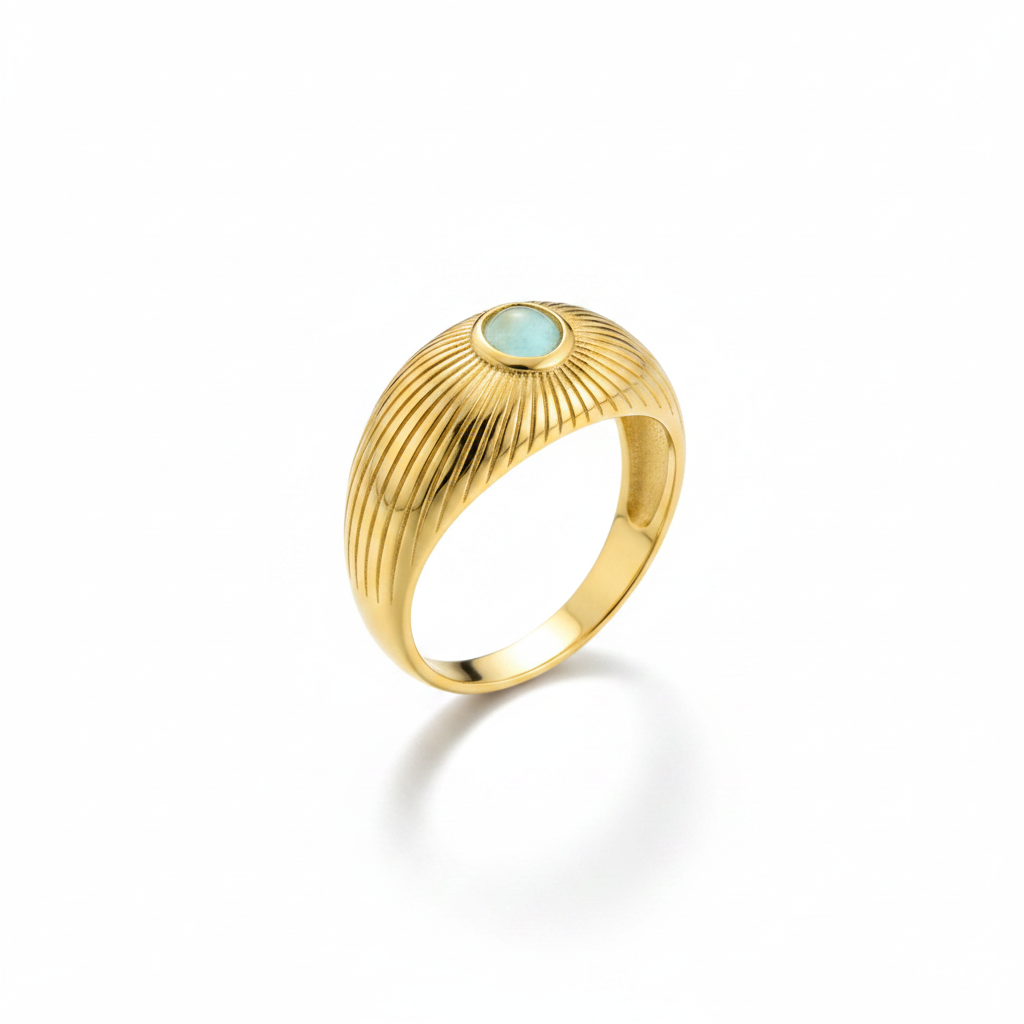 Anello sole oro pietra azzurra ETNÉE angolazione 3/4